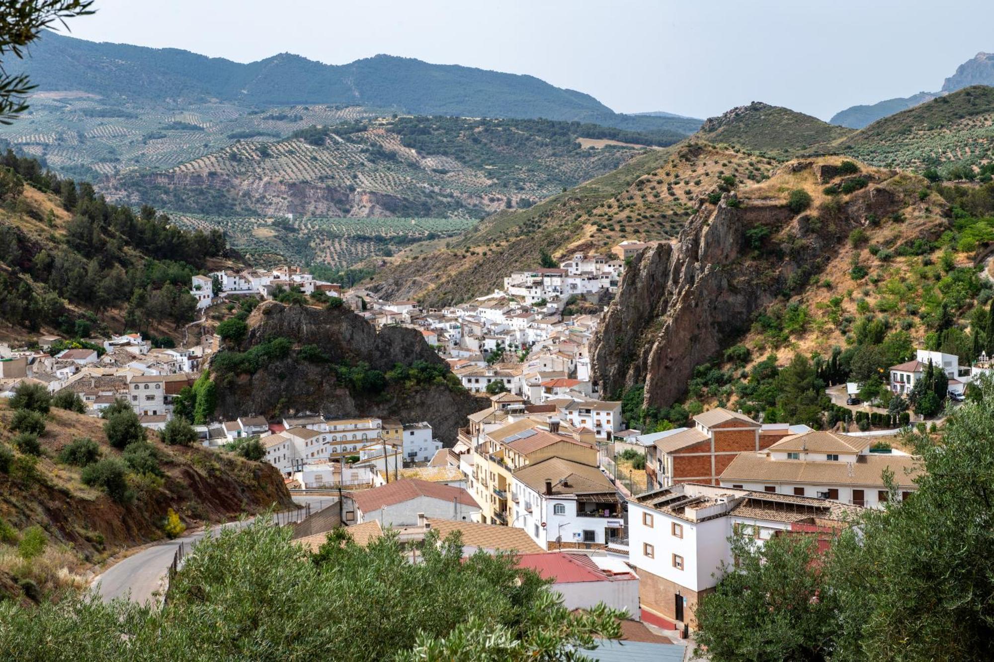 Alojamiento Turistico Loma Alta Cambil Exteriér fotografie